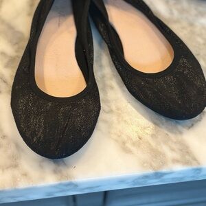 Ruby & Bloom Black fabric upper flats
Youth 3
